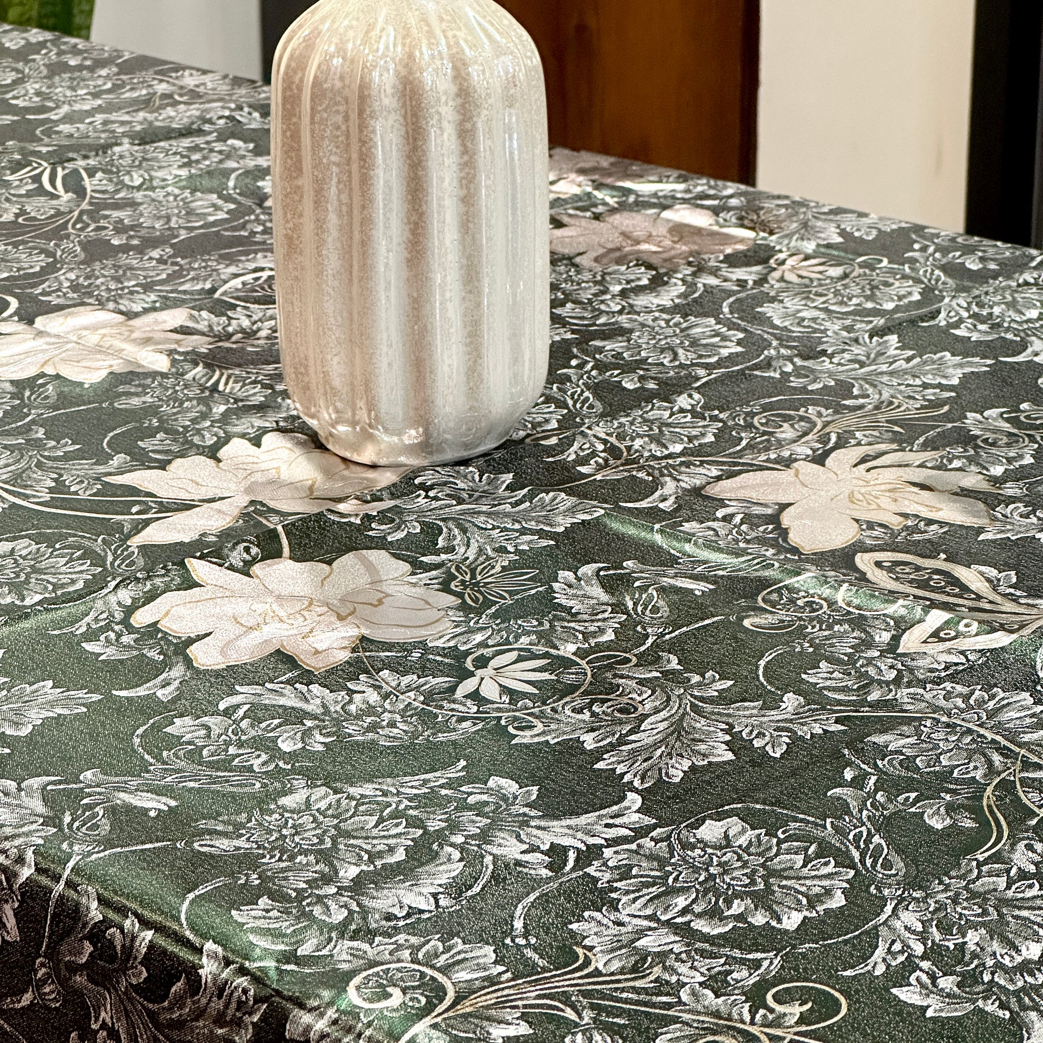 Mystic Wine Metallic Table Cover