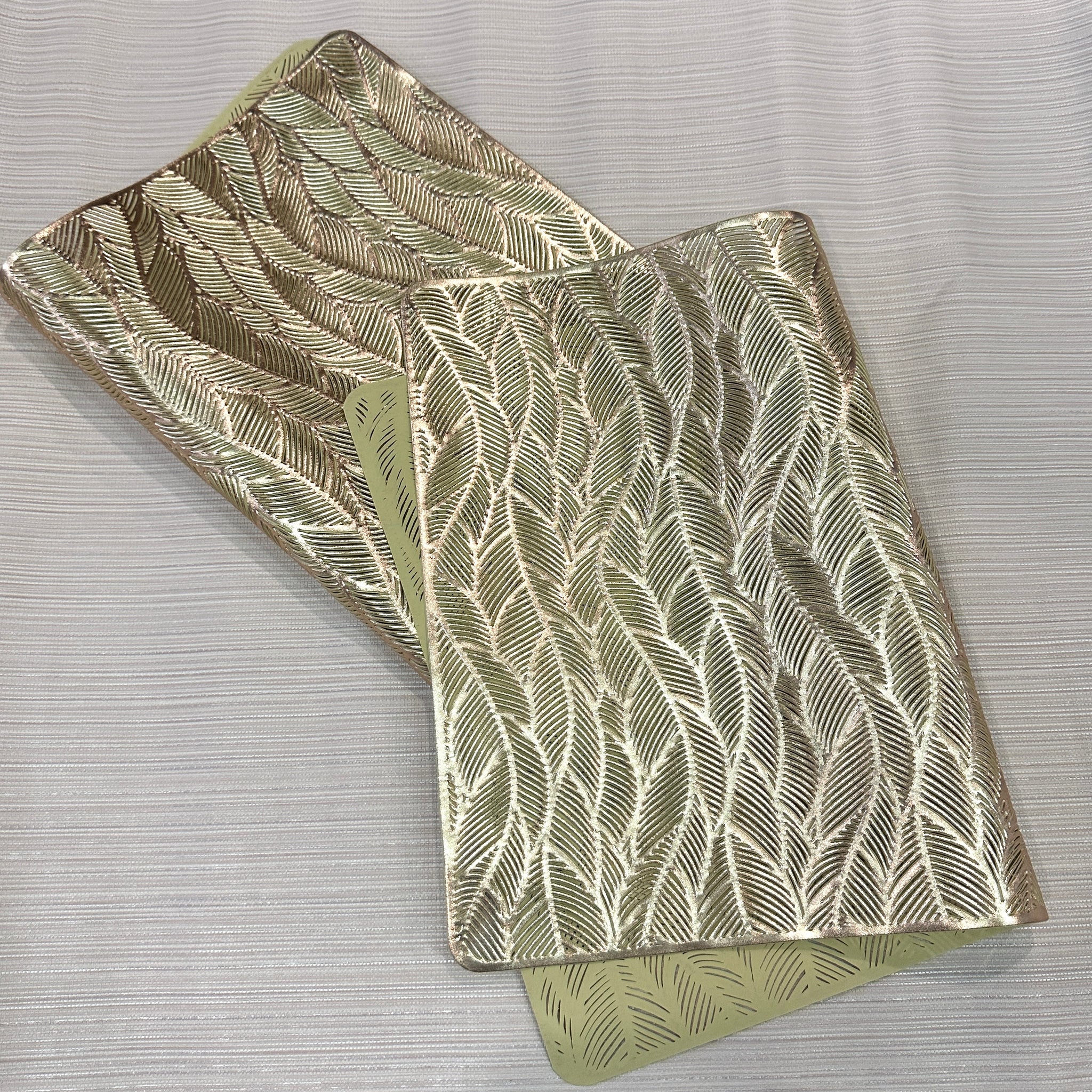 Leaf Overlap Rectangle Metallic Table Mats