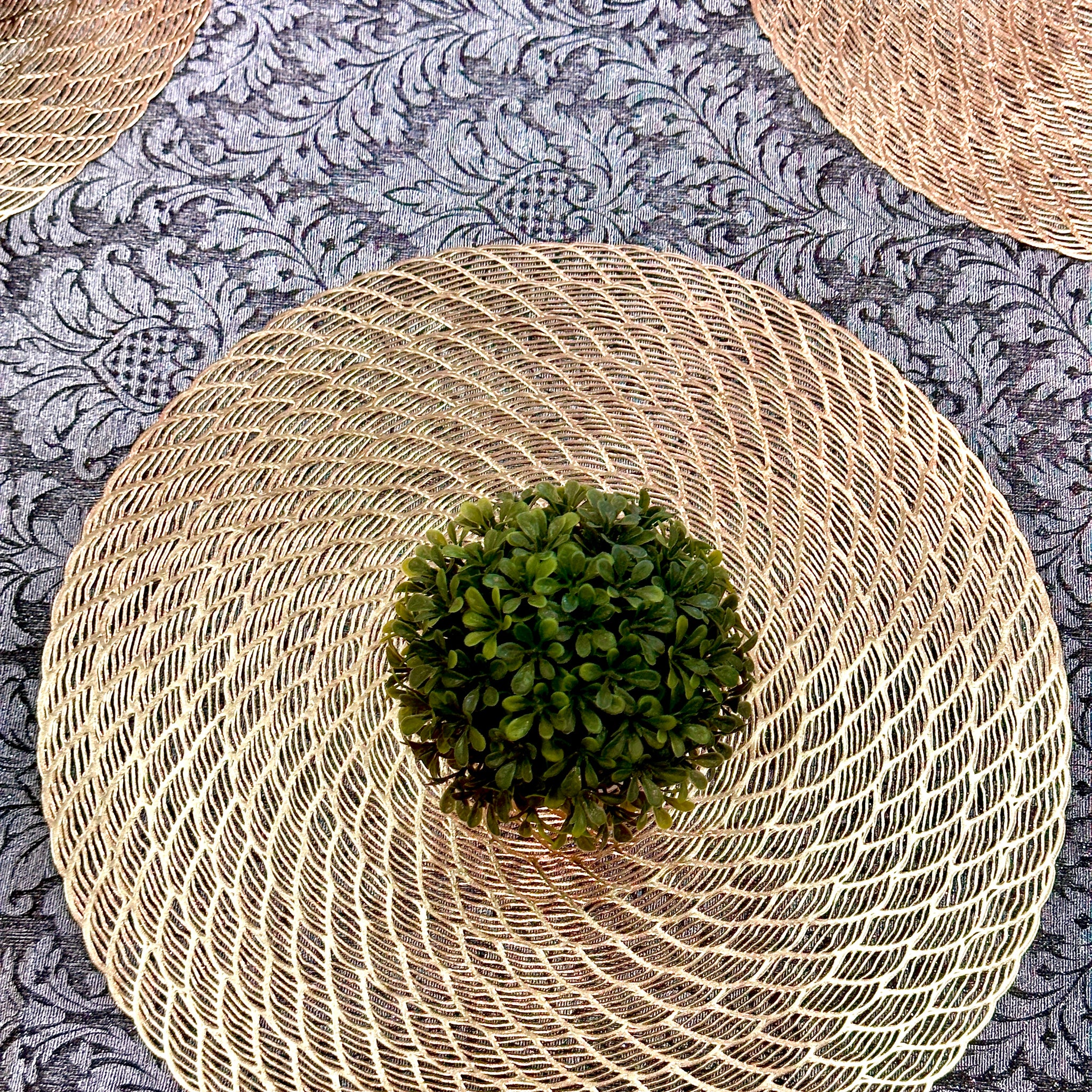 Spiral Bloom Metallic Table Mats