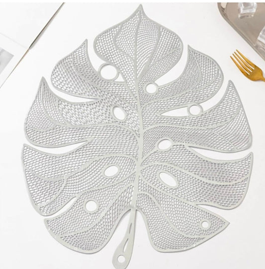 Hollow Leaf Silver Metallic Table Mats