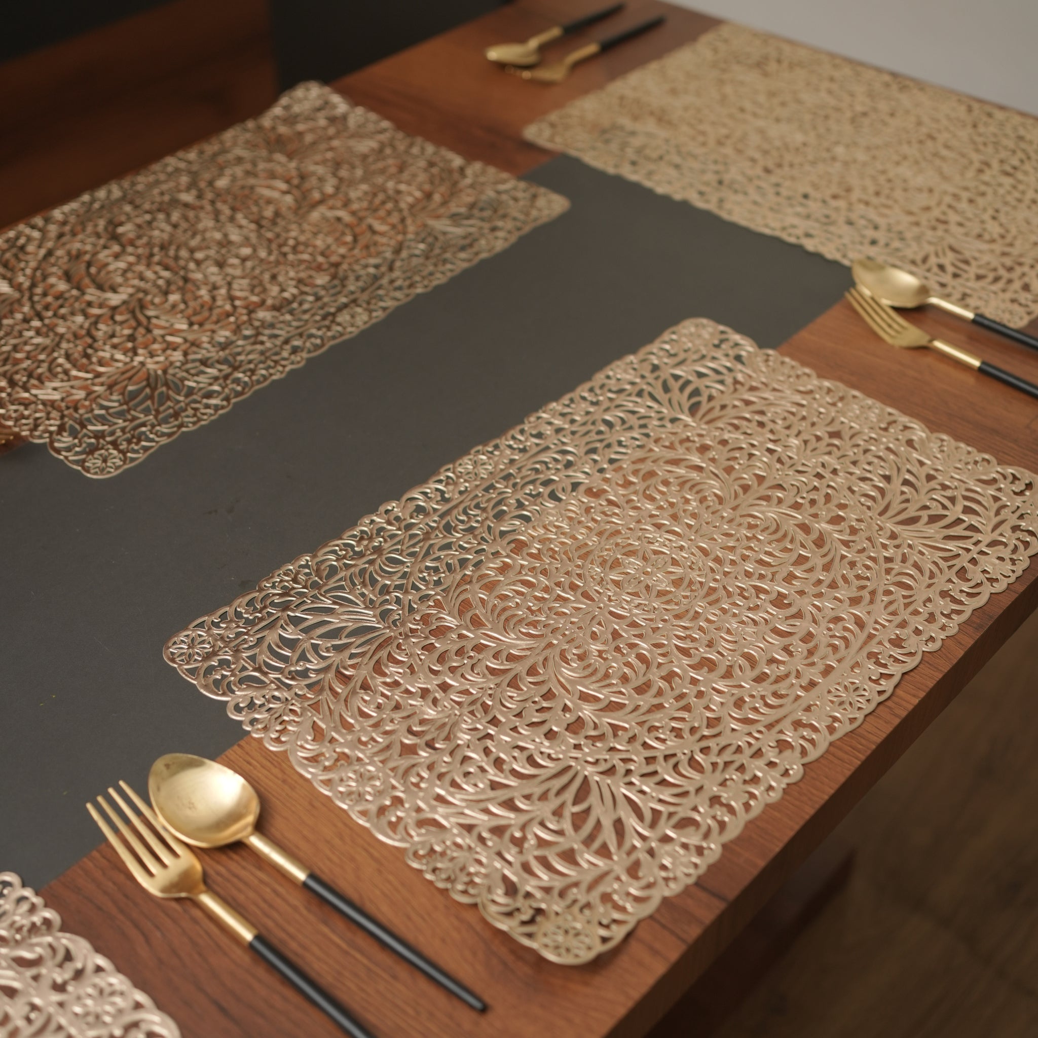 Artistic Metallic Rectangle Table Mats