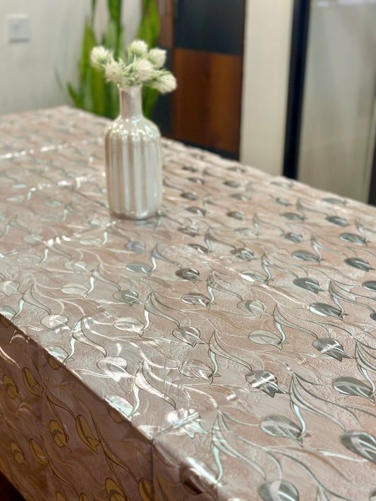 Fresh Tulip Metallic Table Covers