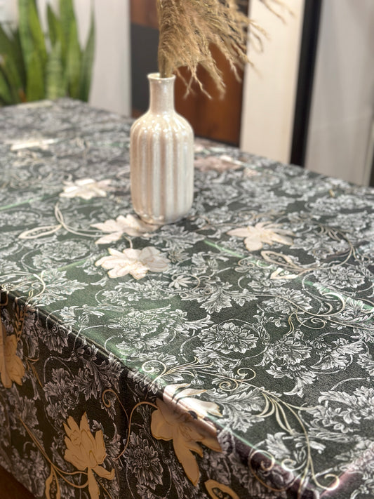 Mystic Wine Metallic Table Cover