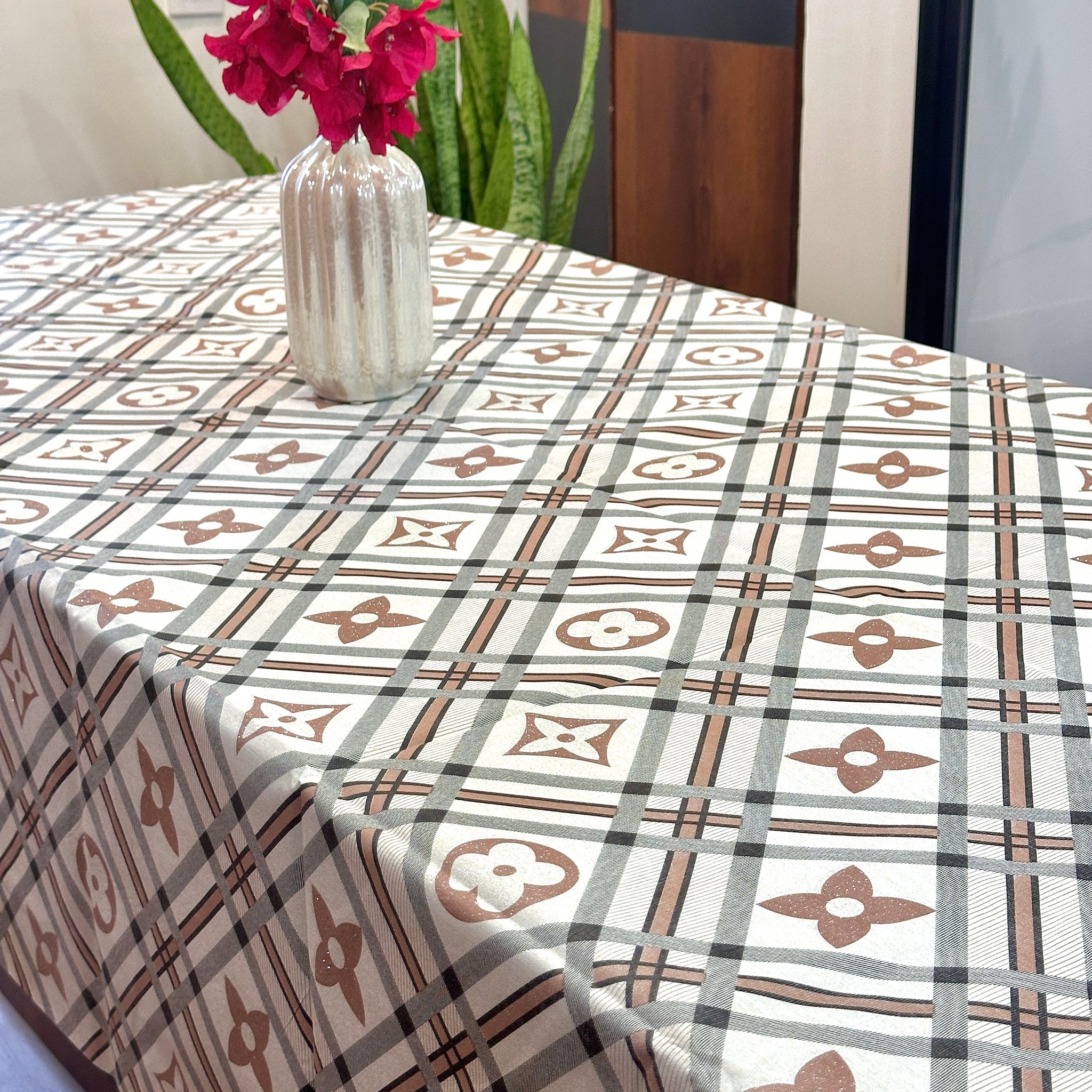 LV Table Covers