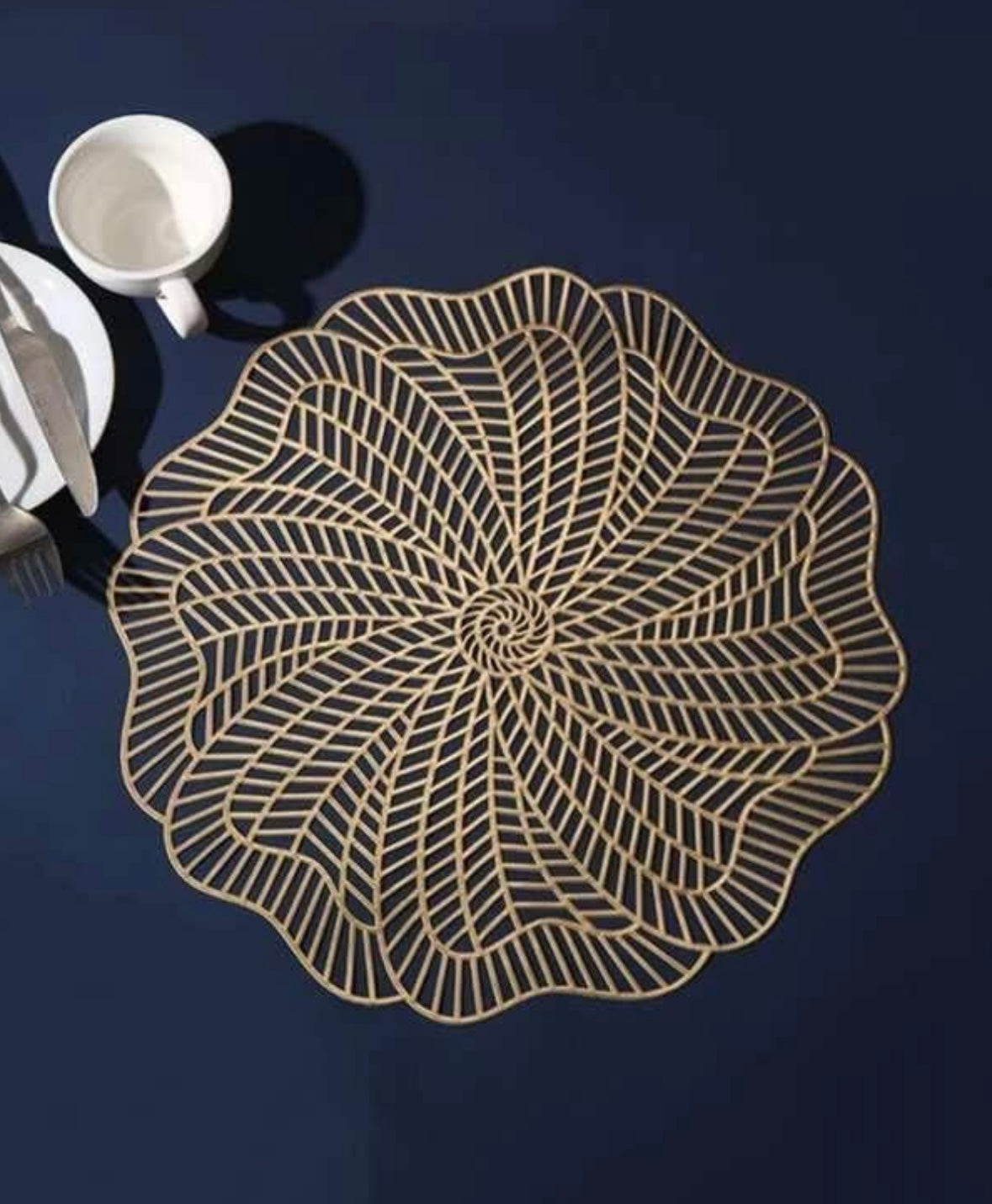 Twisted Flower Metallic Table Mats