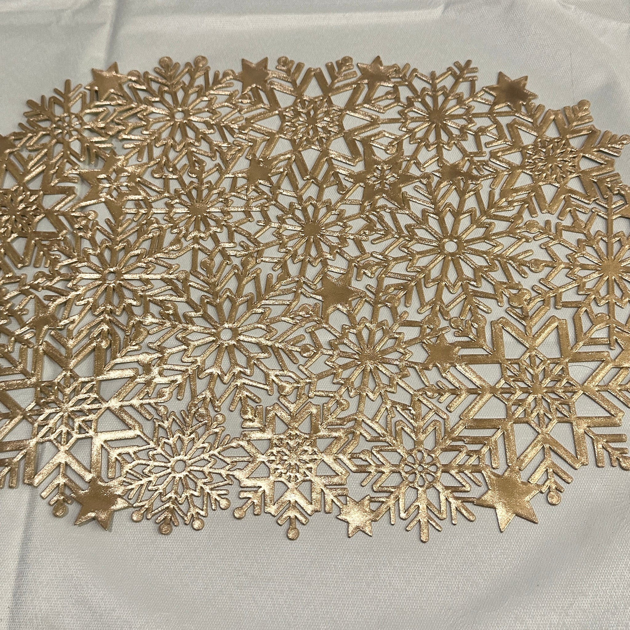 Snowflakes Oval Metallic Tablemats